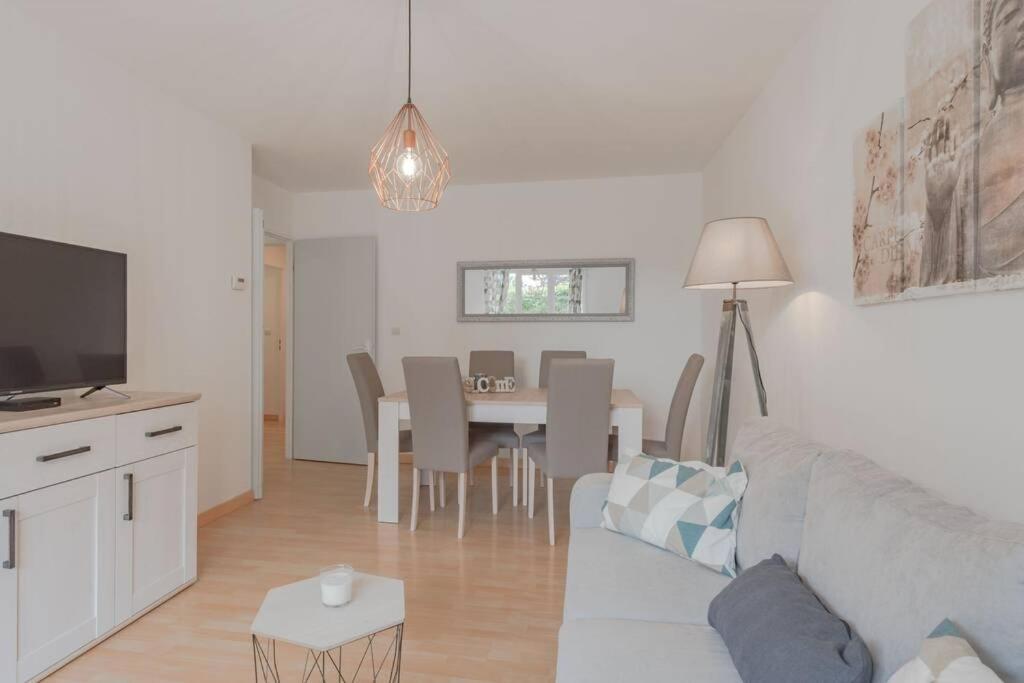 Garden Apartment Next To Disneyland Бюссі-Сен-Жорж Екстер'єр фото
